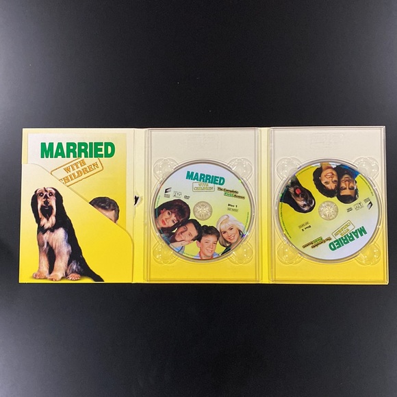 Married with Children - The Complete First Season - Picture 4 of 5